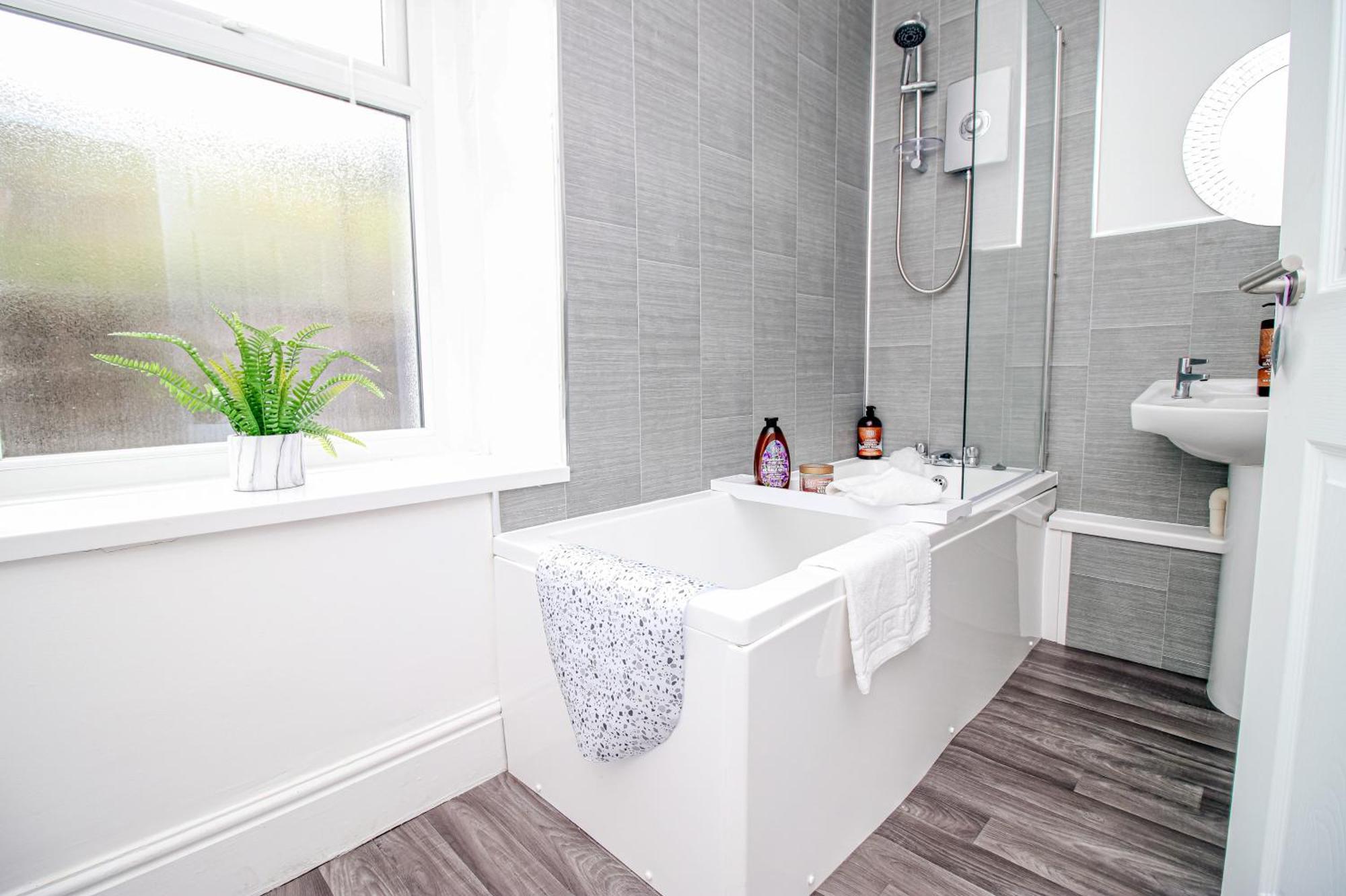 Norton Terrace Charming Home In The Beautiful Afan Forest By Staystaycations Port Talbot Eksteriør bilde
